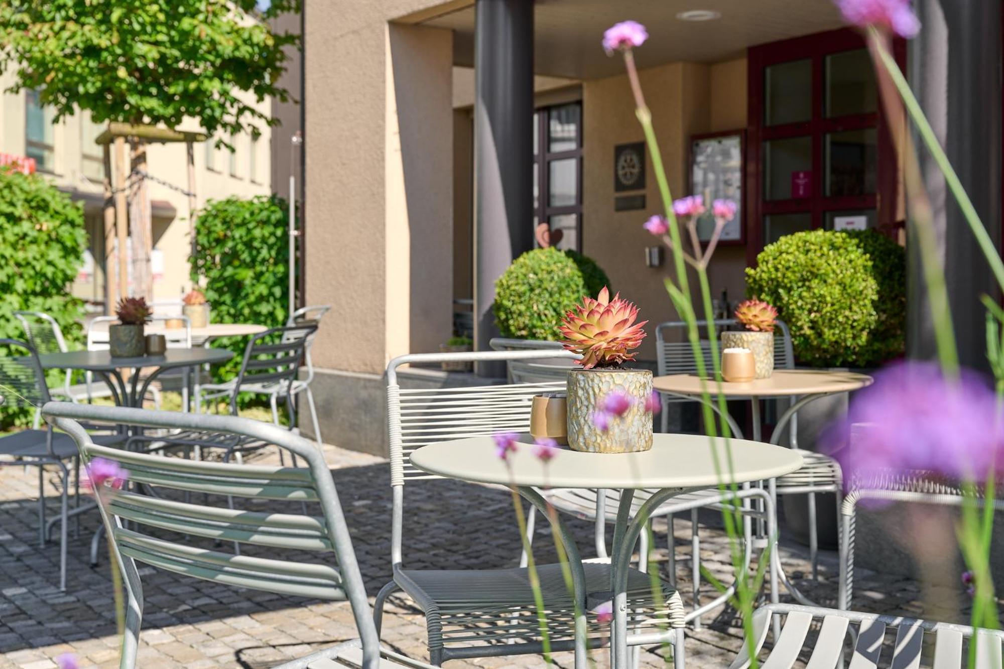 Hotel Ochsen Menzingen Exterior photo
