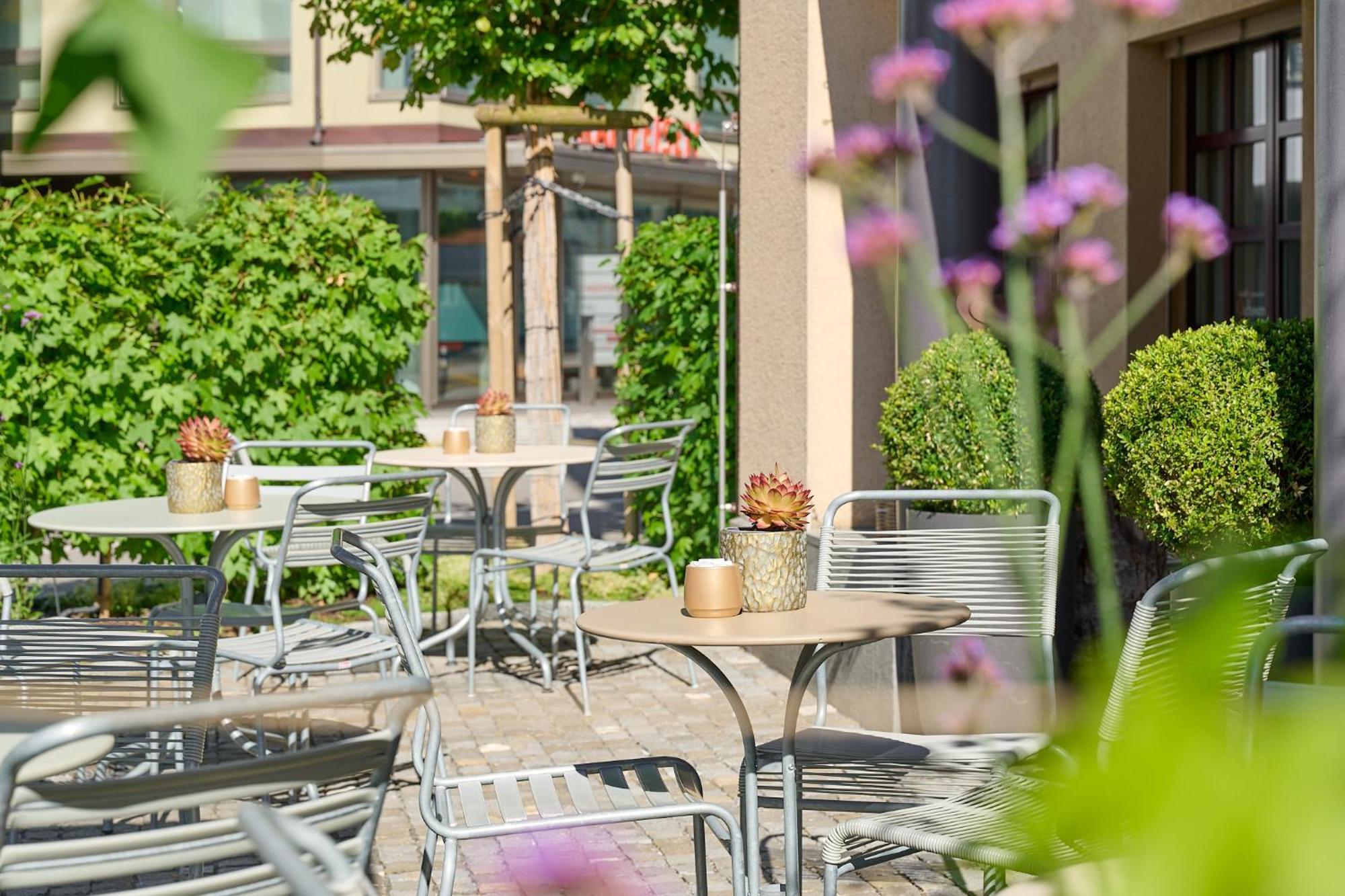 Hotel Ochsen Menzingen Exterior photo